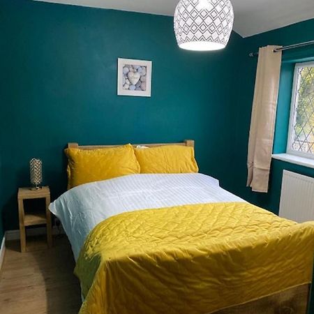 Ideal Abode Greenfields Villa Chester Bagian luar foto